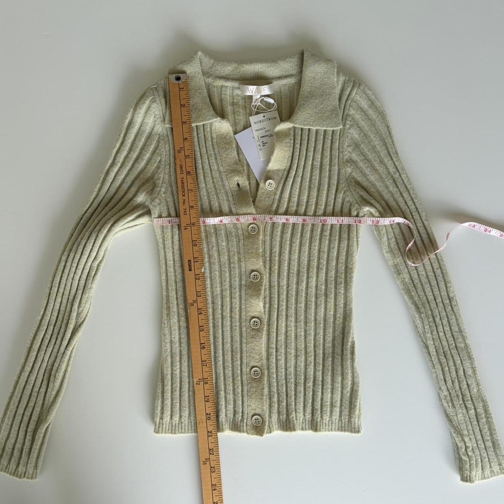 WAYF Collared sweater with buttons in Green - Picture 3 of 5